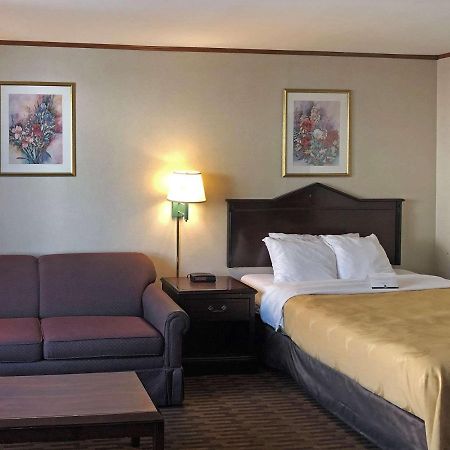 Quality Inn & Suites Skyways Нью-Касл Экстерьер фото